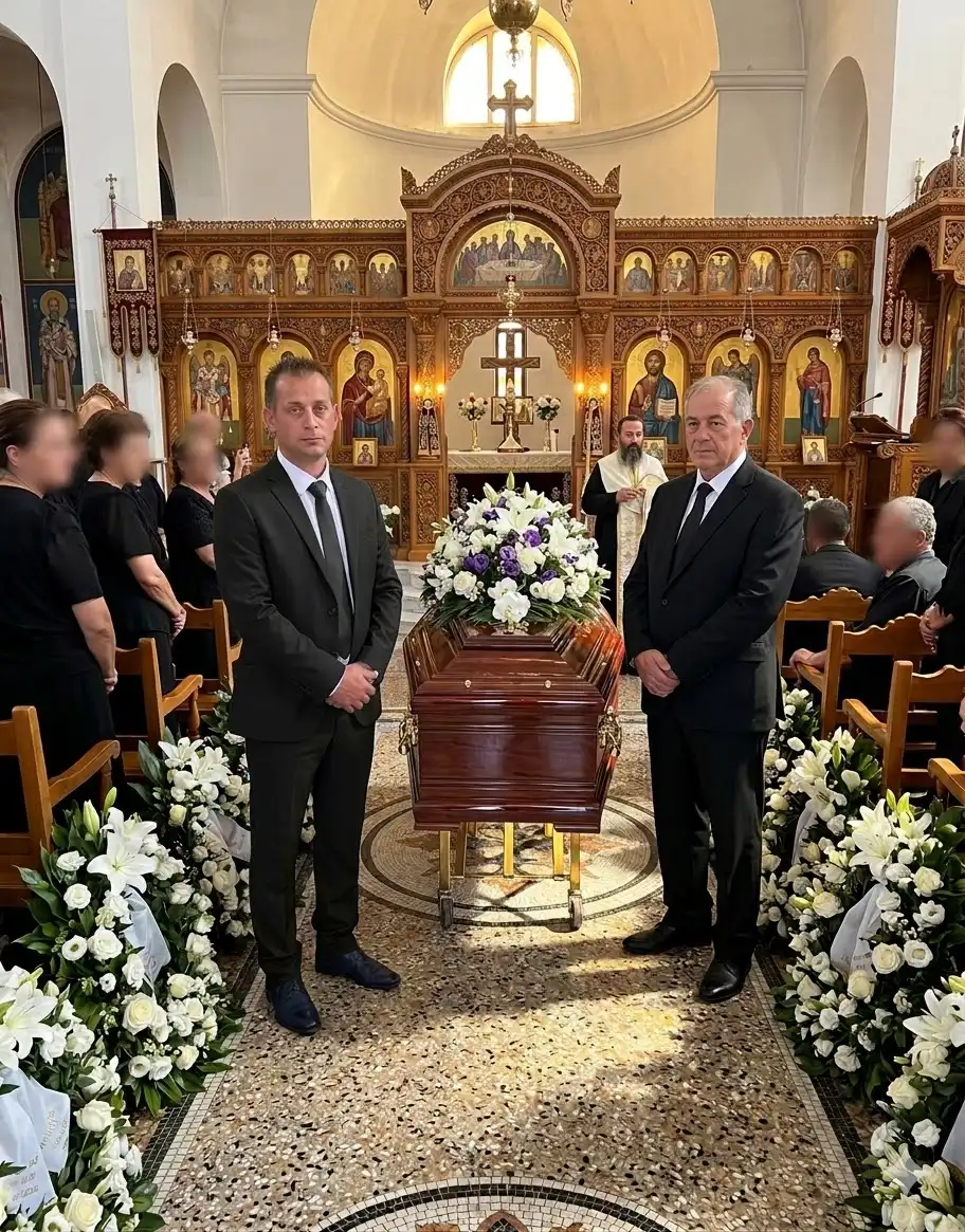 Τελετουργικός στολισμός θρησκευτικής κηδείας