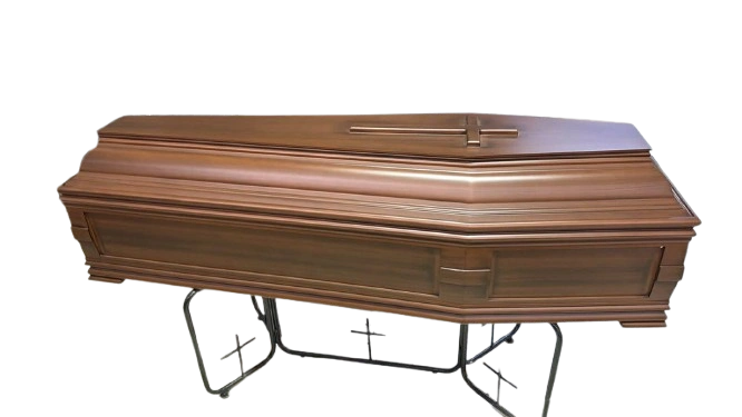 Ξύλινο φέρετρο με περίτεχνες λεπτομέρειες